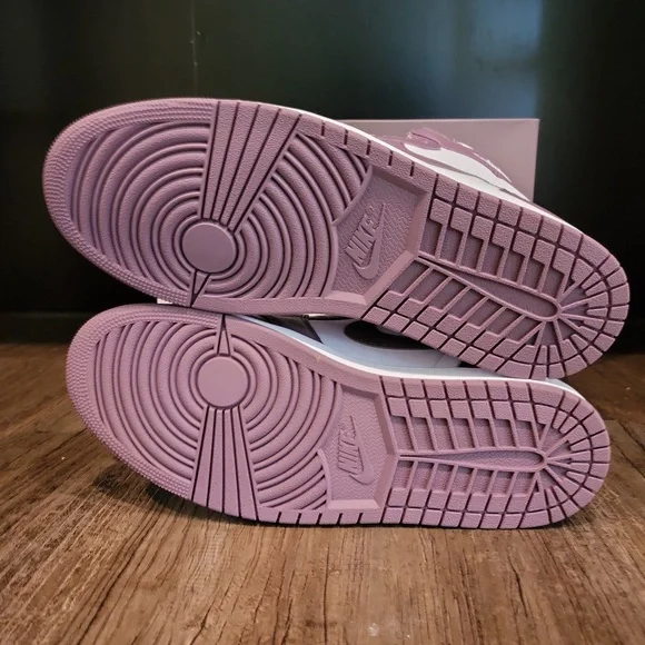 Jordan 1 Retro High OG Mauve - Picture 8 of 12